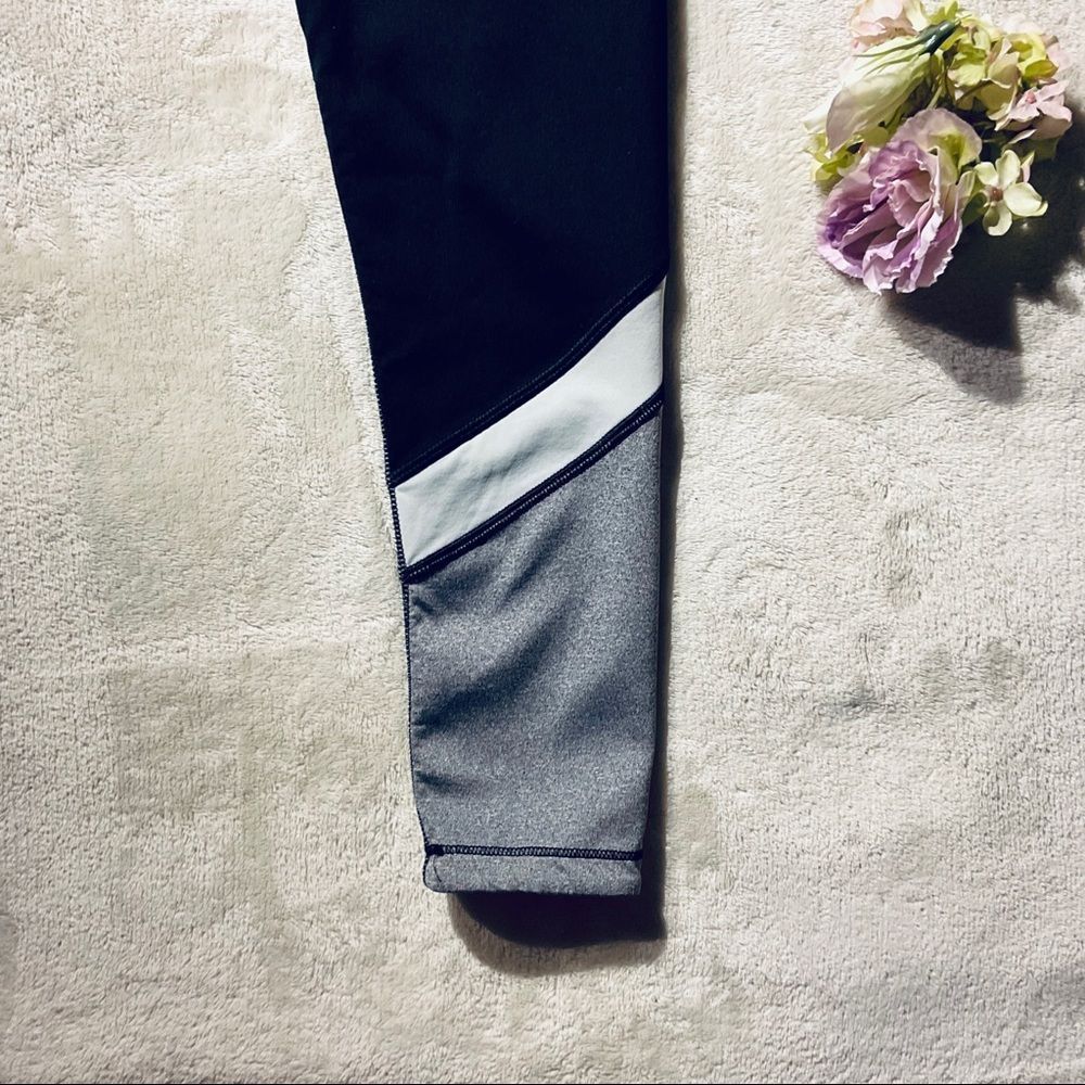 Victoria's Secret PINK Ultimate Black Gray Logo Spellout Black Stripe Leggings - Picture 4 of 4